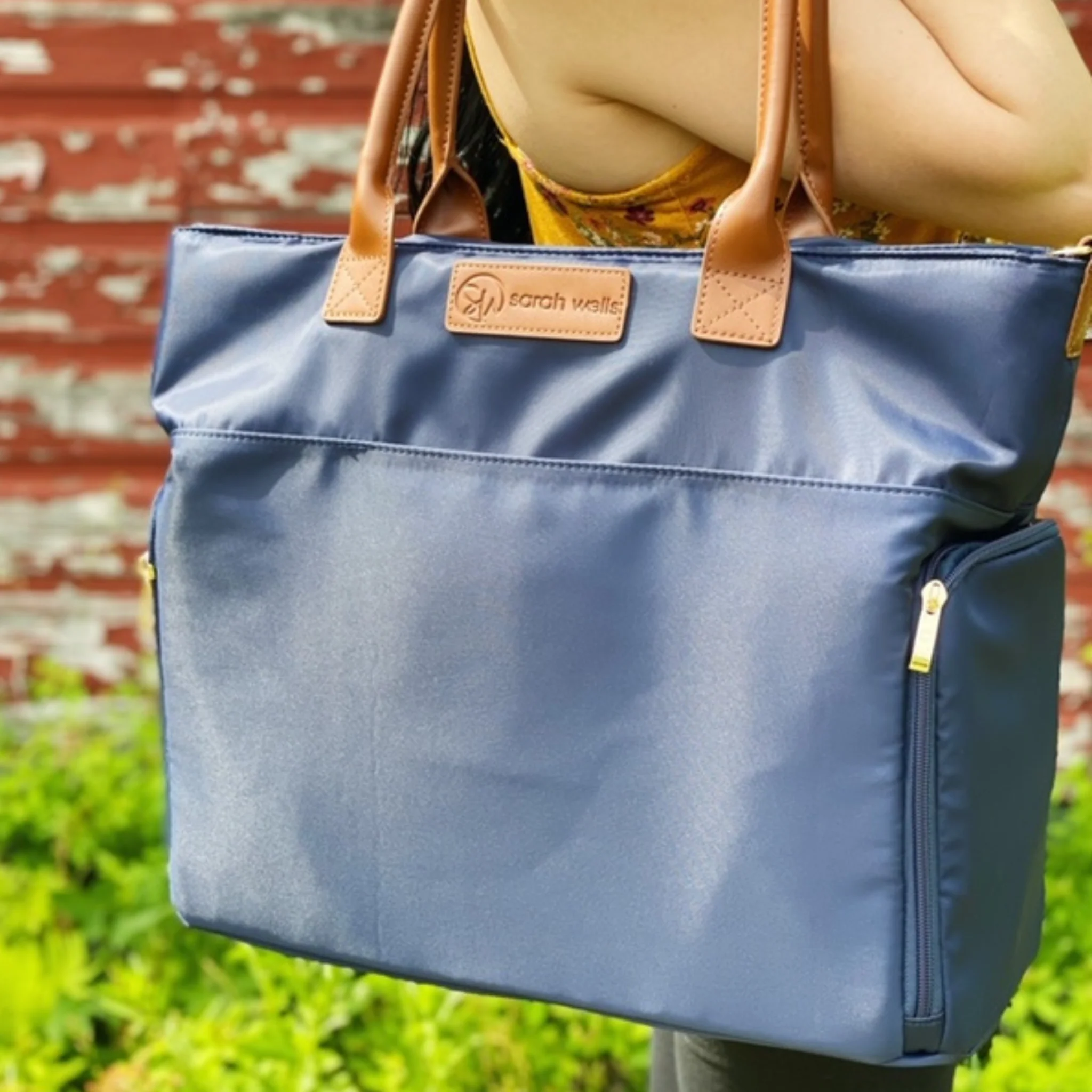 Abby Breast Pump Tote (Navy) - Image 11
