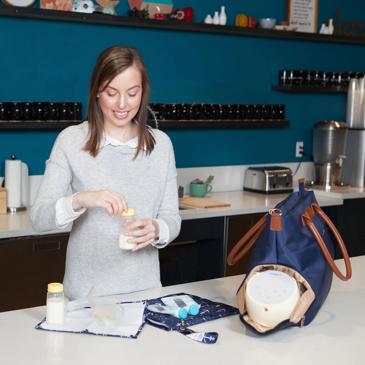 Abby Breast Pump Tote (Navy) Get a Motif Roam FREE - Image 7