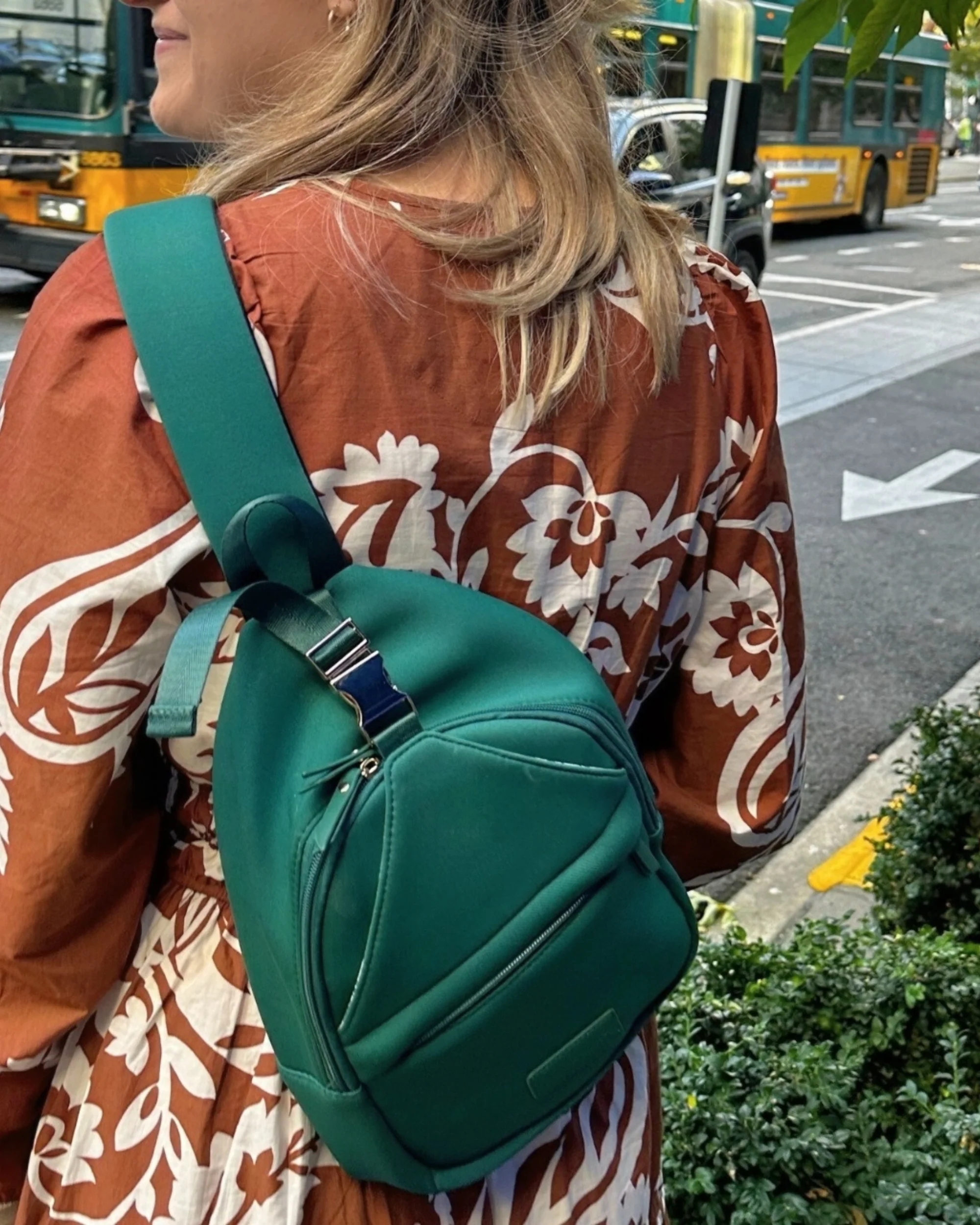 Allie Breast Pump Sling Bag (Forrest Green) - Image 5
