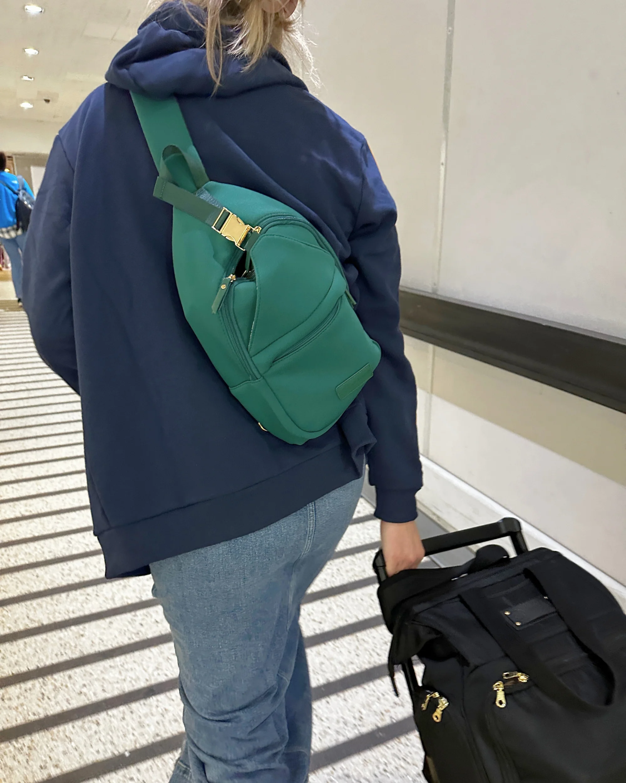 Allie Breast Pump Sling Bag (Forrest Green) - Image 6