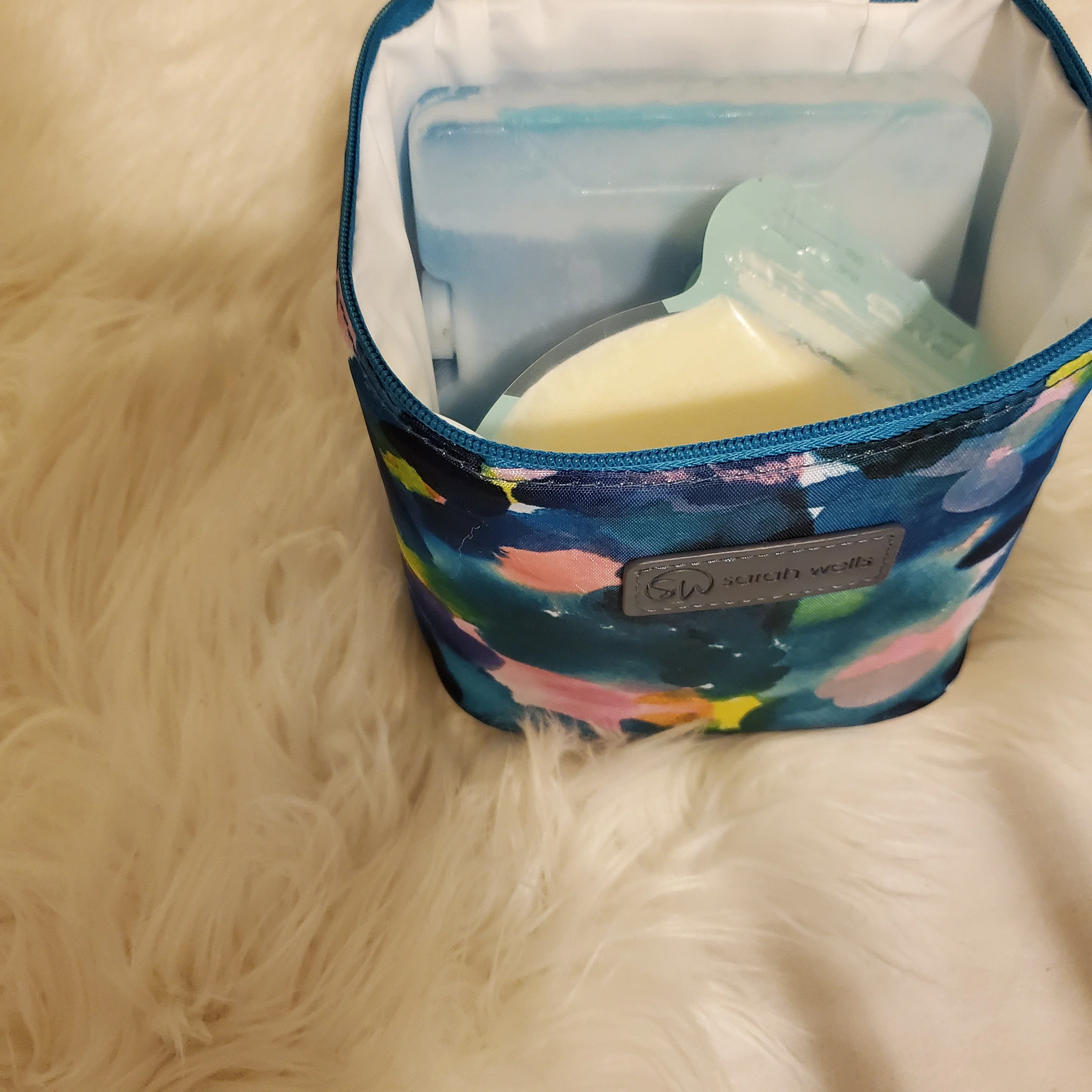 Cold Gold Breastmilk Cooler Bag (Ice Pack Included) (Aquarelle) - Image 4