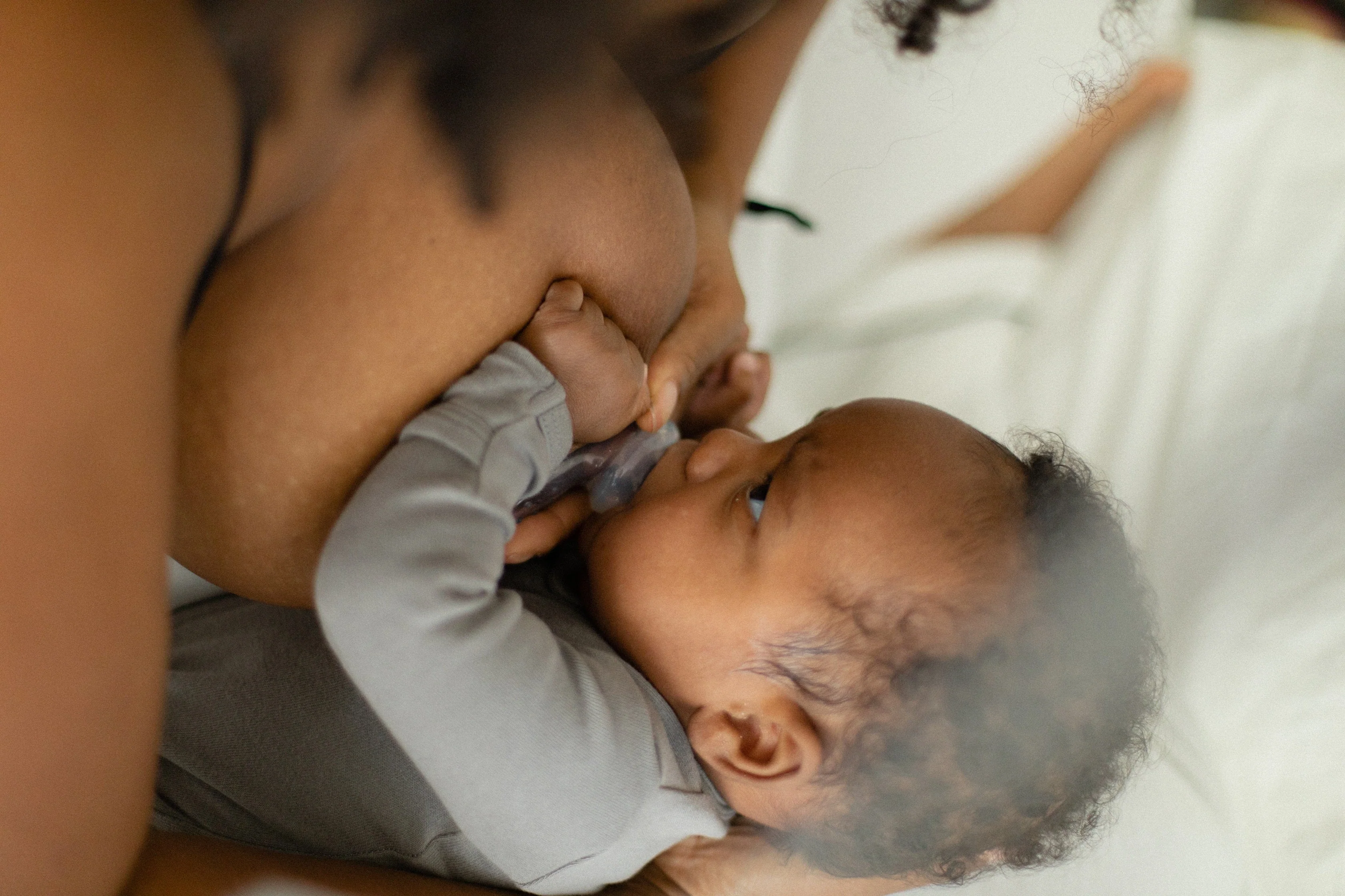 Haakaa Silicone Breastfeeding Nipple Shield, Round Shape 1 pk - Image 3