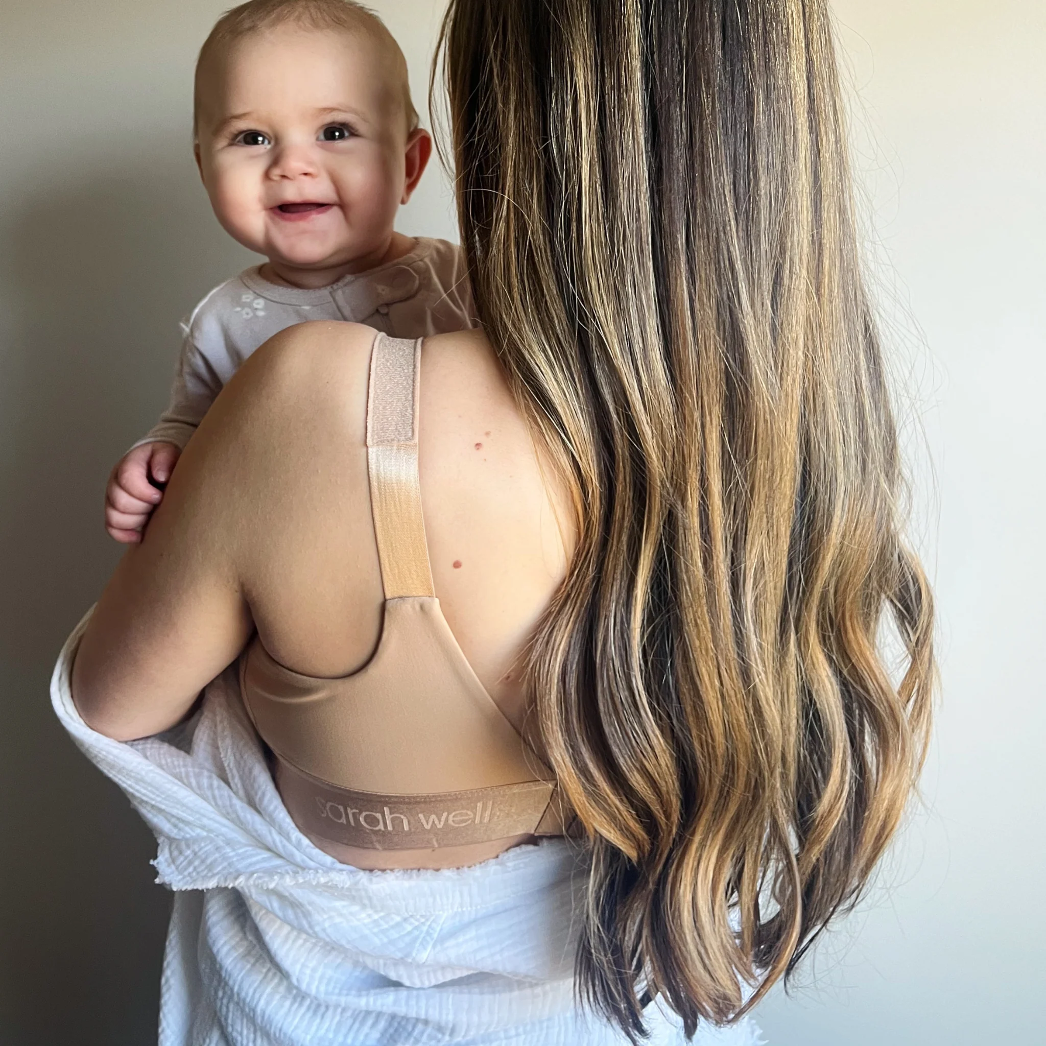 Journey Hands Free Pumping Bra (Latte) - Image 3