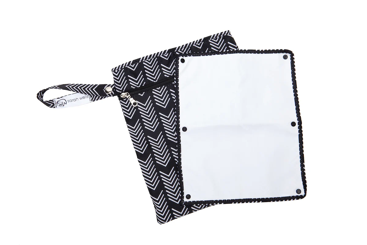 Pumparoo Wet/Dry Bag with Staging Mat® (Black & White) - Image 5