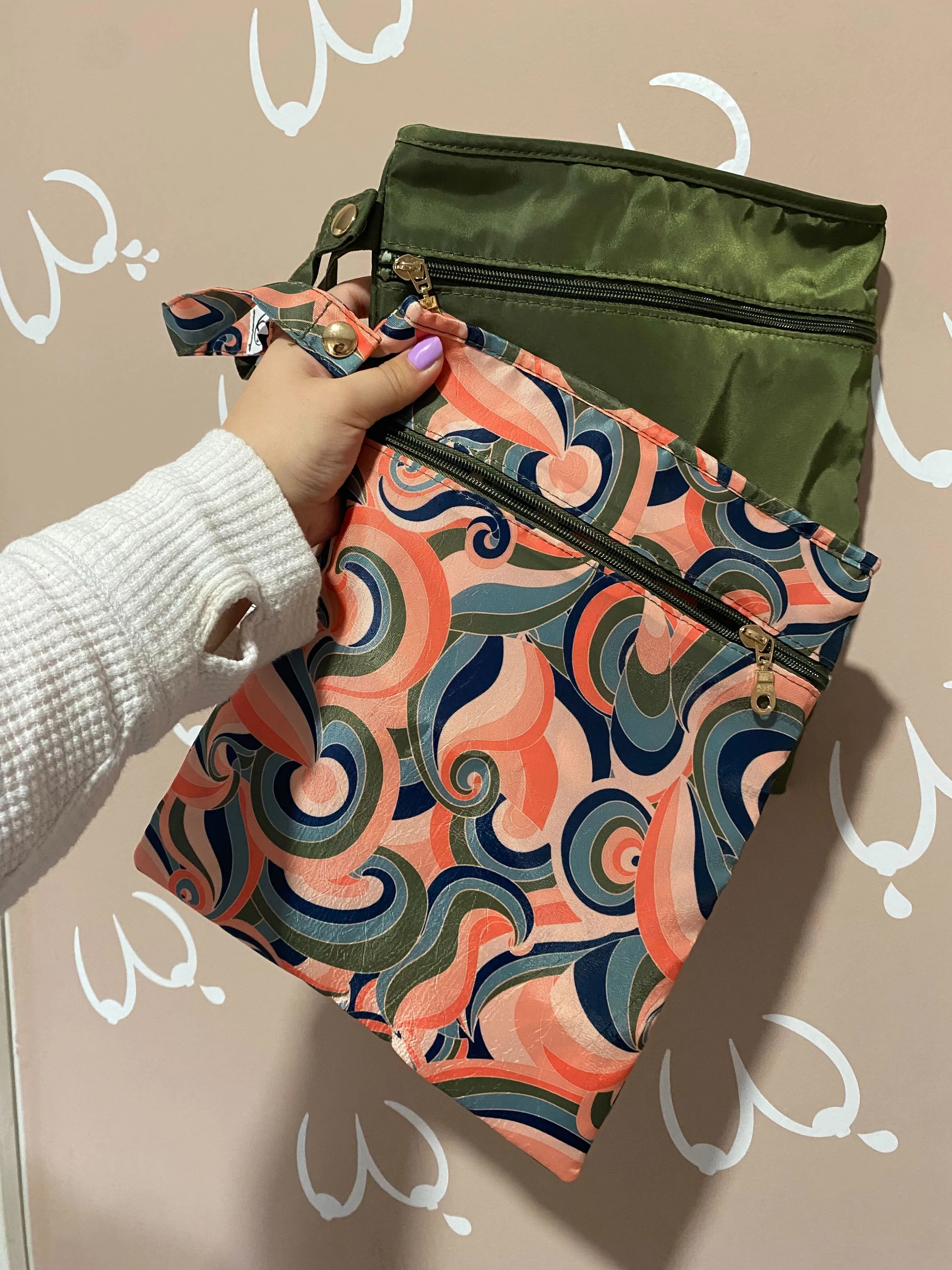 Pumparoo Wet/Dry Bag with Staging Mat® (Groovy) - Image 5